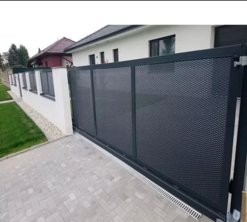 Pagar rumah wiremesh minimalis 3. Model Pagar Wiremesh Hitam Doff - Pagar rumah wiremesh minimalis