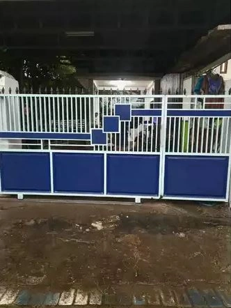 10 Warna Cat Pagar Rumah Minimalis Elegan dan Tren 6 Warna Cat Pagar Navy Blue - 10 Warna Cat Pagar Rumah Minimalis Elegan dan Tren 6
