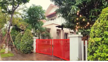 10 Warna Cat Pagar Rumah Minimalis Elegan dan Tren 9 Warna Cat Pagar Merah- 10 Warna Cat Pagar Rumah Minimalis Elegan dan Tren